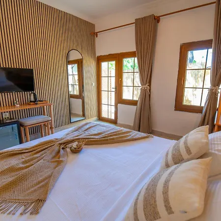 Vodina Lounge Hotel *